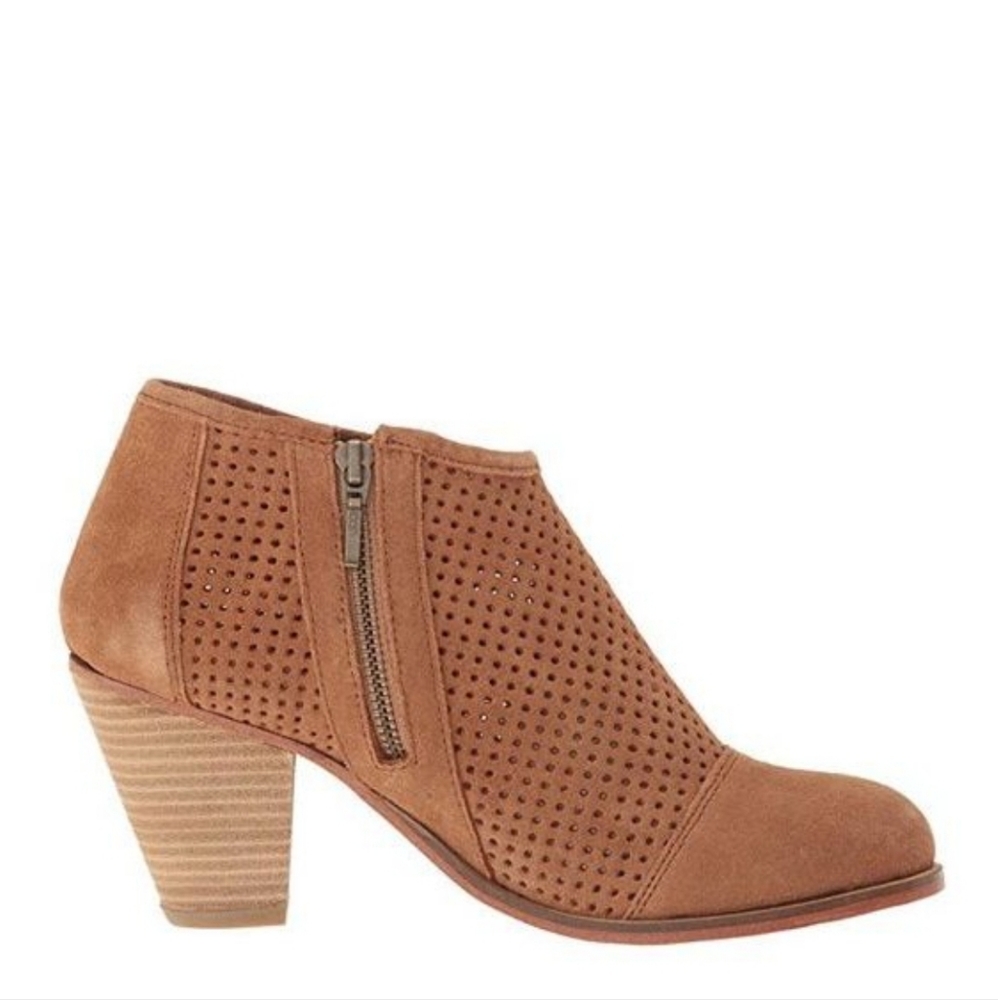 J Shoes Stagecoach Tan Women's Boots size 10